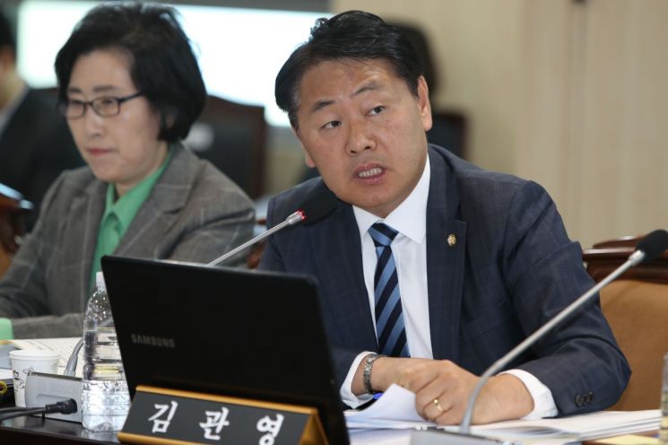 김관영 “유승민·오신환, 부끄럽지 않나…당장 탈당계 제출하라”