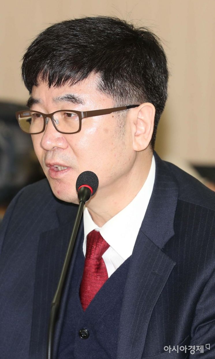 [포토]회의 주재하는 김상식 고려대 전기전자공학부 교수 