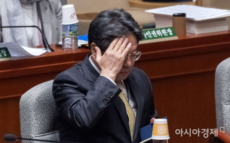 "강기정 출석 안돼" 한국당 반발속 국회 예결위 파행