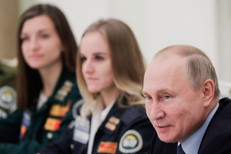푸틴, 러시아판 위키피디아 주문…"믿을만한 정보 될 것"