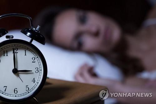 OECD 발표에 따르면 한국인 수면 시간은 회원국 중 최하위권에 속했다/사진=연합뉴스