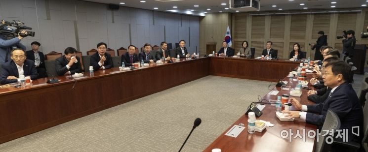 [포토] 한국당, 쇄신 방안 논의를 위한 초선 의원 회동 