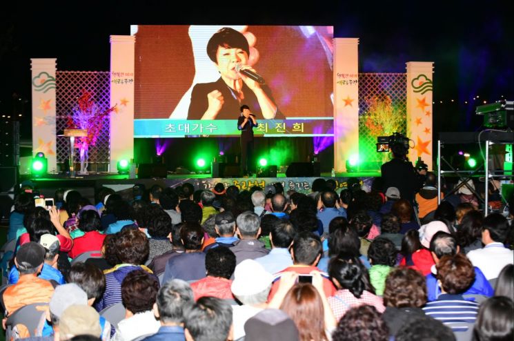 중랑구 '2019 웃는날 좋은날 코미디 쇼' 개최