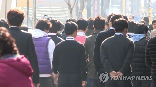 직장에서 친구 만들 수 있을까? 친분 적정선 고민…'거짓 우정' 관계도 