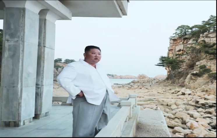지난 2019년 10월23일 조선중앙TV는 김정은 북한 국무위원장이 금강산 관광지구를 시찰한 뒤 남측 시설 철거를 지시했다고 보도했다. [이미지출처=연합뉴스]