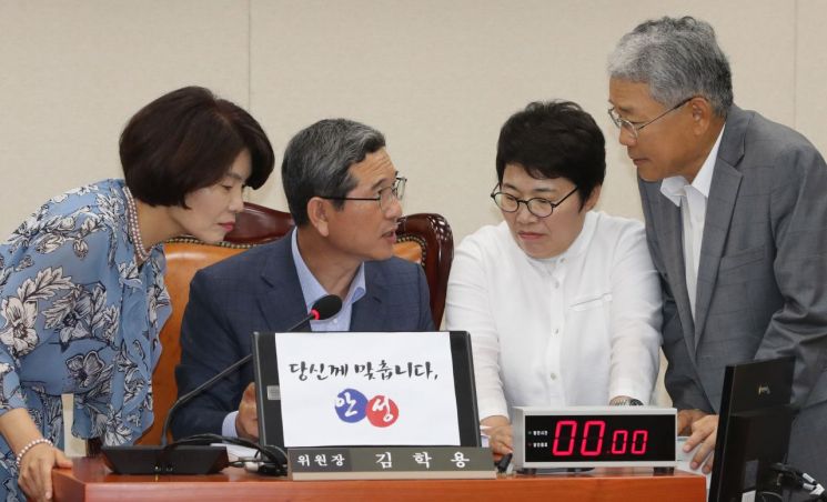 '주 52시간' 보완입법 논의 탄력받나…곧 법안소위 열릴 듯 