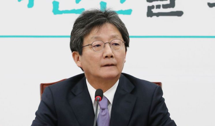 유승민 '변혁' 대표 사퇴…한국당과 통합 선긋기(종합)