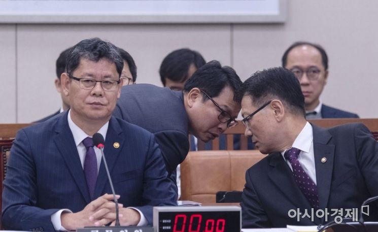 [포토] 국회, 北 선원 강제 송환 관련 긴급 현안보고