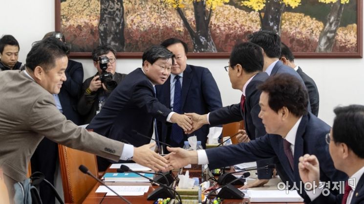 [포토] 1차 마무리 앞둔 국회 예산소위