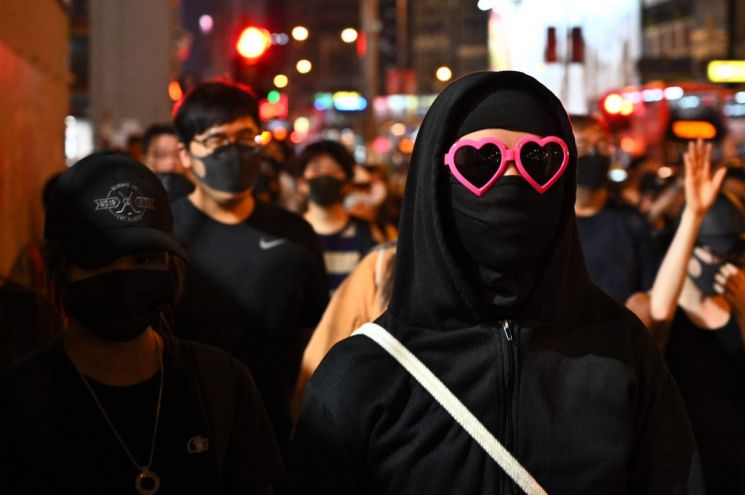 홍콩 법원 "시위대 마스크 금지법 위헌…기본법 위배, 자유제한"(종합)