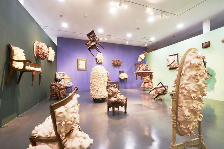 [갤러리산책] 조각(Piece)으로 완성한 거대 조각(Sculpture)