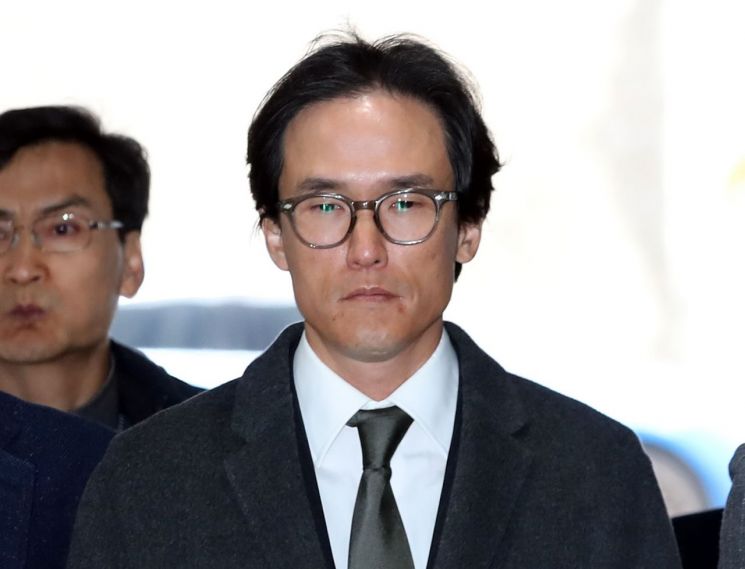 조현범 한국타이어 대표, 배임수재 등 혐의 구속