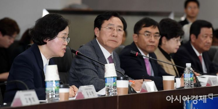 [포토] 공정위중소기업인간담회191121중기중06.jpg