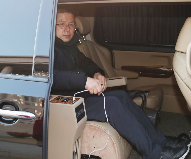 [포토] '차 타고 청와대 앞으로'