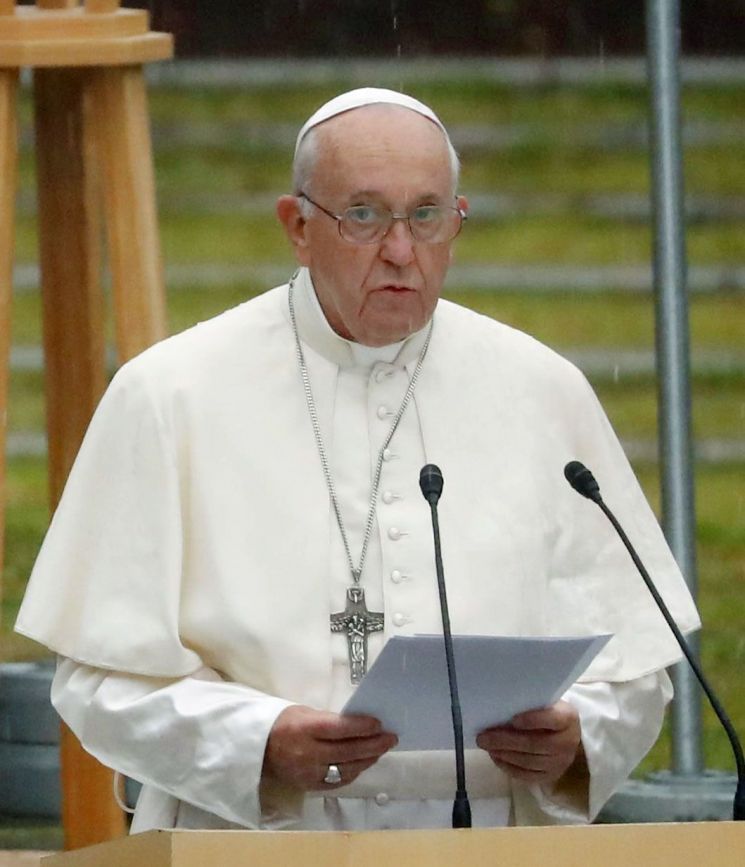 24일 오전 프란치스코 교황이 원자폭탄이 투하됐던 나가사키에서 반핵 메시지를 발표하고 있다. <사진=교도연합>