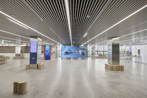 "온라인 좁다" 박차고 나온 MZ 패션…커버낫, 오프라인 영토 확장