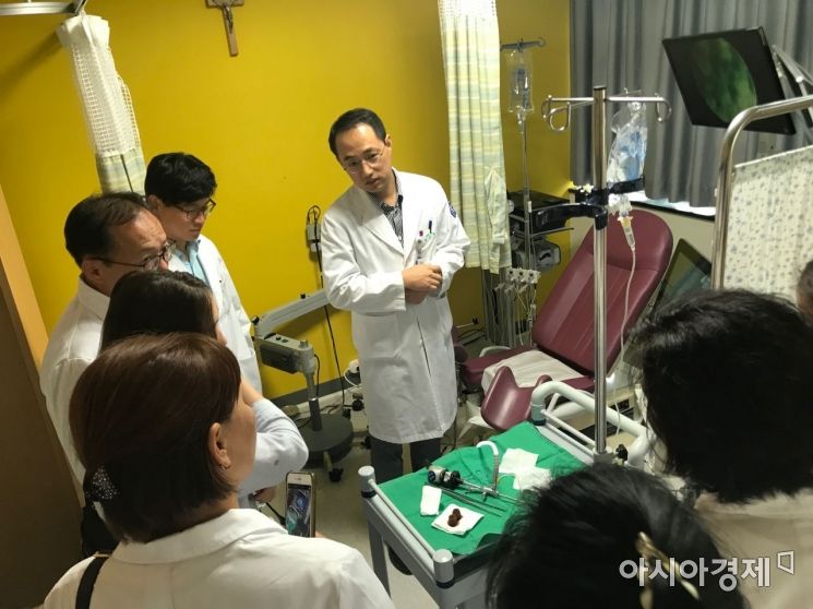 해외 의료진들이 인천의 한 병원에서 연수 프로그램에 참여하고 있다. [사진=인천시]