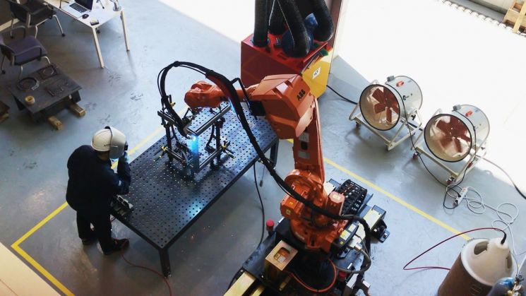 현대건설, 내년부터 인공지능 산업용 로봇 건설현장 투입  