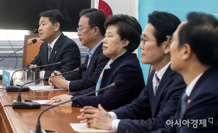 여야 '4+1' 협의체 첫 회의…국회의원 정수 확대 '이견'