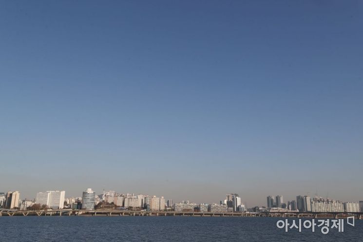 [포토]추위가 선물한 파란 하늘 