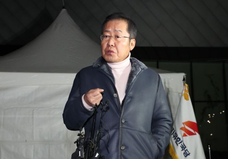 홍준표 "한국당, 임기 다 된 나경원 교체하고 총선 준비해야"
