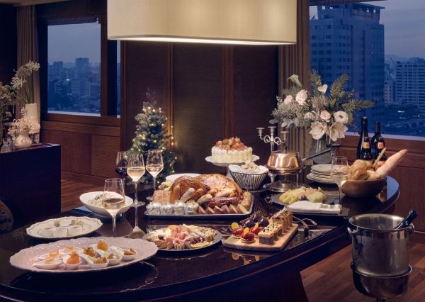 화려한 연말 파티는 특급호텔 스위트룸에서…'가심비' 패키지 봇물