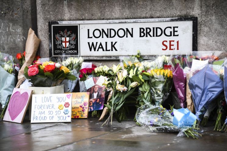 "가석방 도중 범행" 런던 브리지 테러 충격…희생자 2명 다 케임브리지대 출신