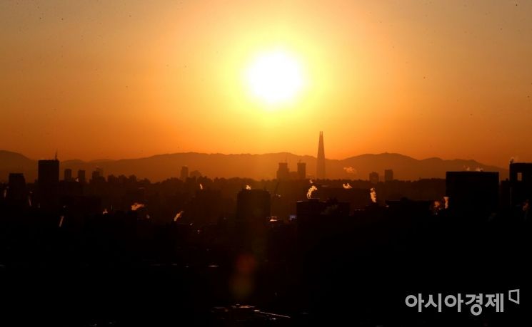 [포토]난방 수증기 내뿜는 건물들 