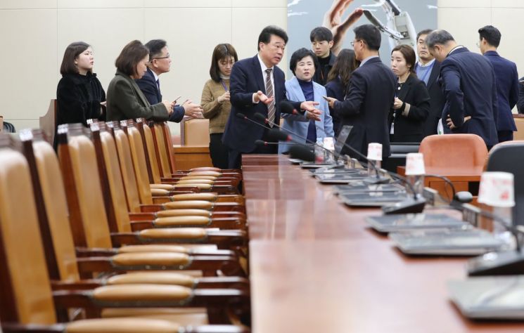 '실검 조작 금지법' 통과 임박…"표현의 자유 침해" 논란 계속
