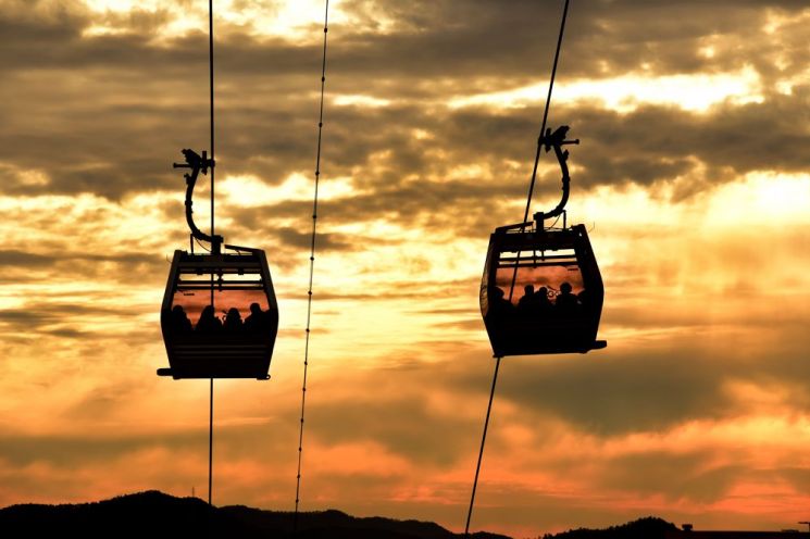 [조용준의 여행만리]유달산에 오작교… 둥실~하늘길 열린 목포