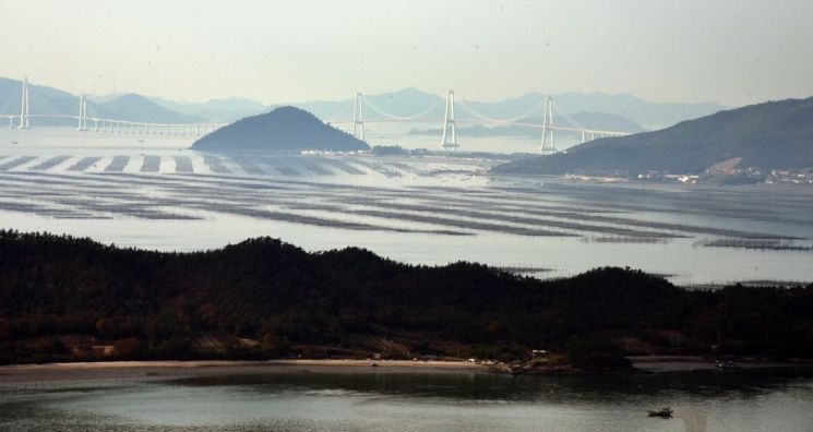 [조용준의 여행만리]유달산에 오작교… 둥실~하늘길 열린 목포