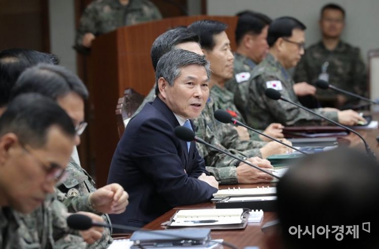 [포토] 모두발언하는 졍경두 국방장관