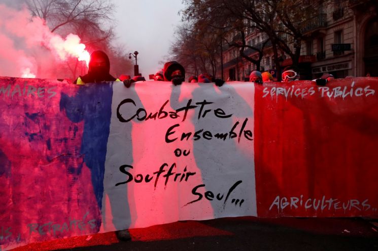 프랑스 시민 80만명 또 거리로…"연금개혁 반대" 