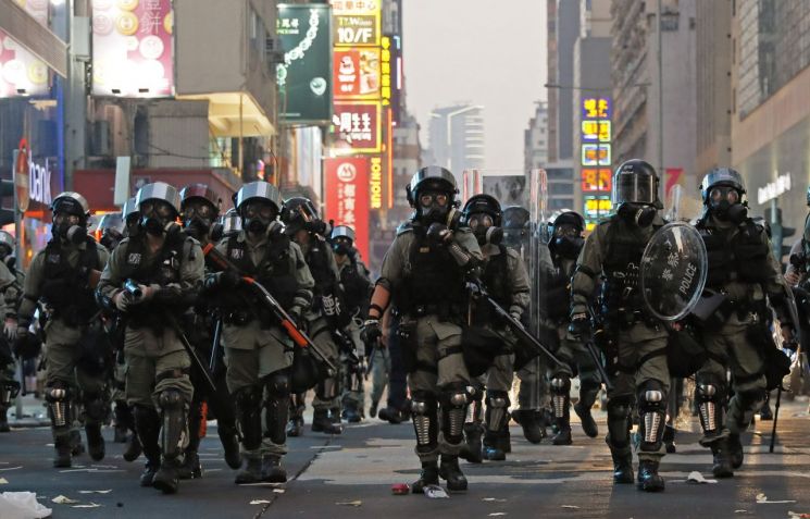 홍콩, 대규모 주말시위 승인…대규모 충돌 '조마조마'