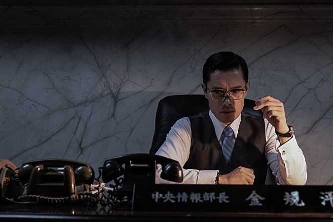 왕좌 오른 CJ ENM, 막강 도전자들을 만나다