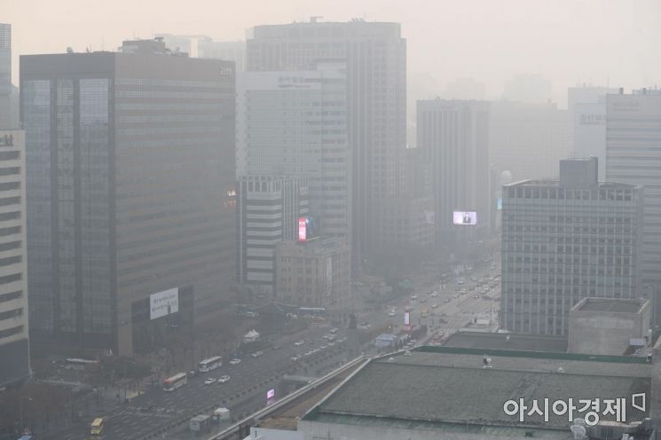 [포토]숨이 턱 막히는 뿌연 하늘 