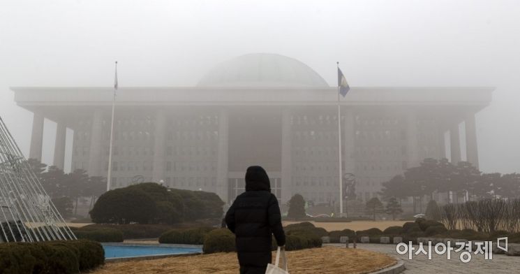 [포토] 국회, '시계제로'