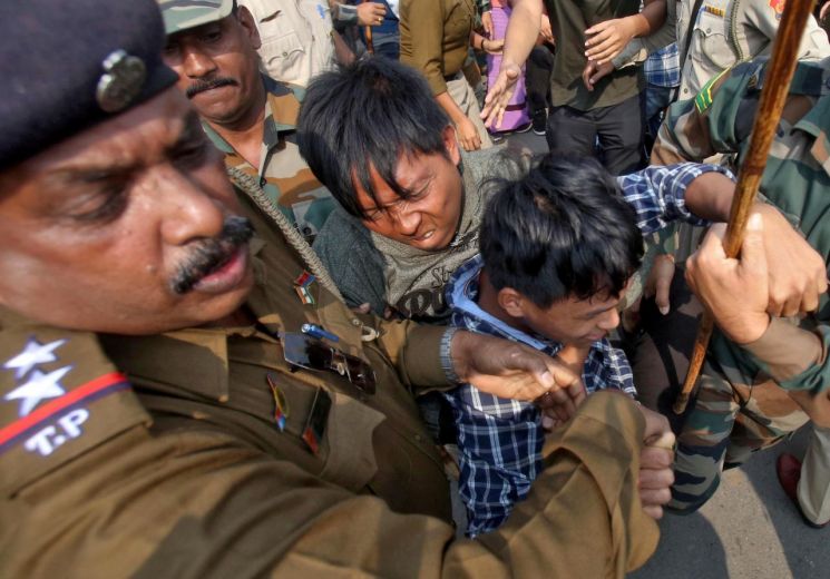 '반무슬림법' 통과에…인도 북동부서 폭력 시위 이어져