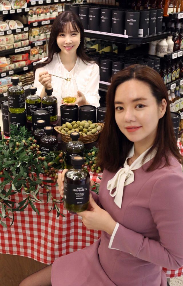 신세계百, 첫 수확 올리브로 만든 '프리미엄 오일' 선보인다