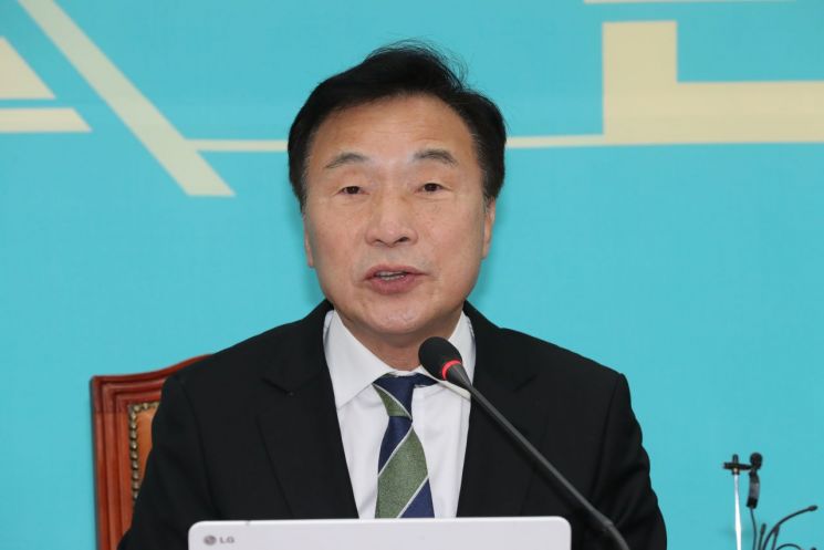 손학규 “새로운보수당 '보수 표방'…참으로 한심할 뿐” 