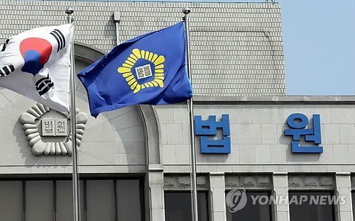 성인오락실 업주 살해한 50대 조폭…징역 22년