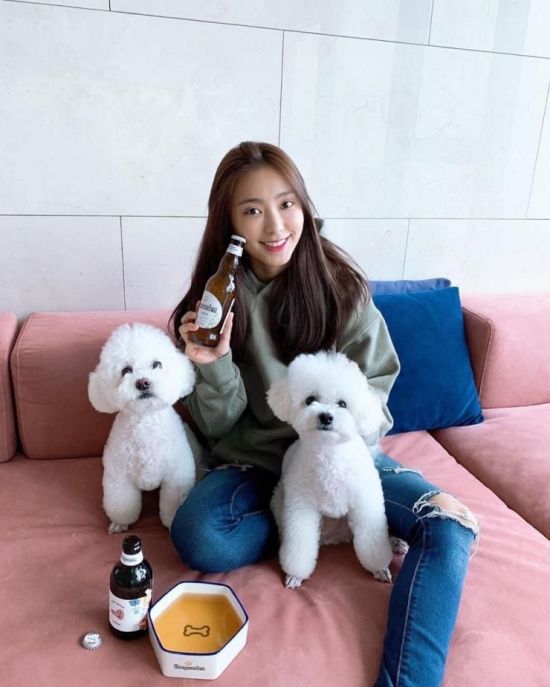 가수 보라가 '펫비어'를 인증했다. 사진=보라 인스타그램