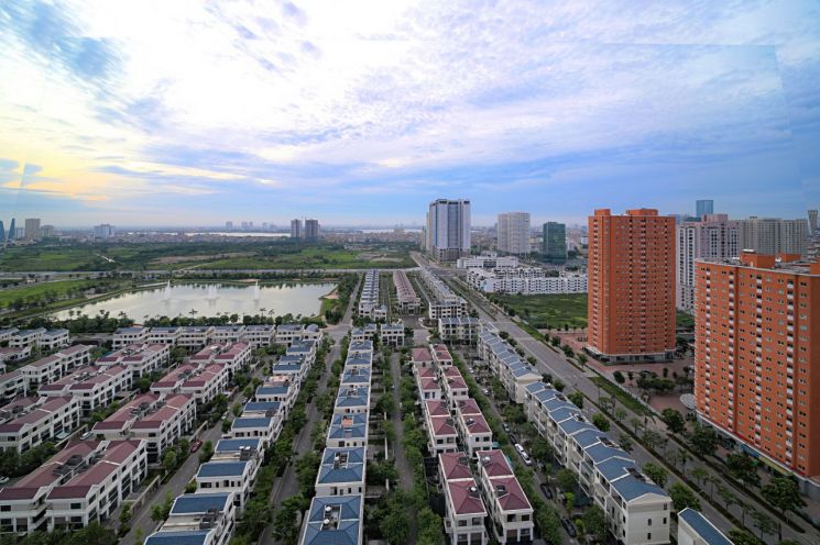 대우건설이 베트남 하노이에 개발중인 신도시 '스타레이크 시티' 전경. 스타레이크 시티는 여의도 크기의 3분의2에 달하는 면적에 총 사업비만 2조5000억원을 넘는 초대형 해외 개발 사업이다.