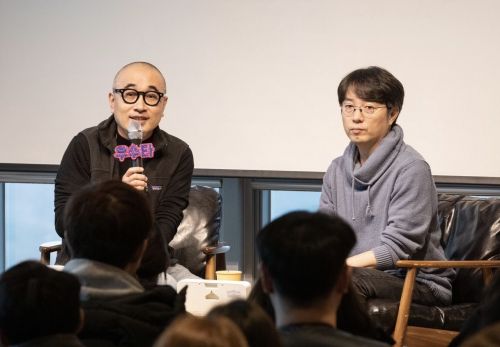 김봉진 우아한형제들 대표(왼쪽)와 김범준 차기 CEO