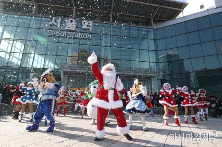 '성탄절 앞 마지막 쇼핑 기회'…美, 수퍼토요일에 40조 팔았다