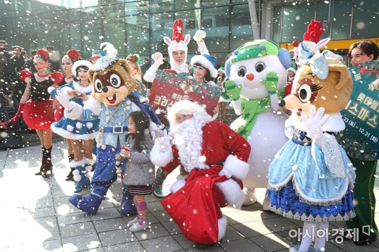 [포토]서울역에 찾아온 크리스마스 