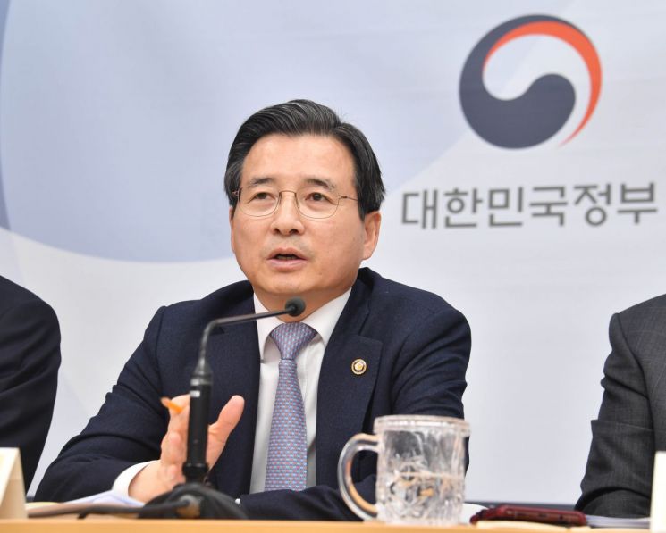 [일문일답]내년 성장률 2.4% 전망…"대외여건 개선ㆍ정부 정책의지 반영"