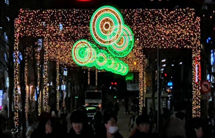 서대문구 연세로 LED 조명 찬란한 '크리스마스 거리' 조성