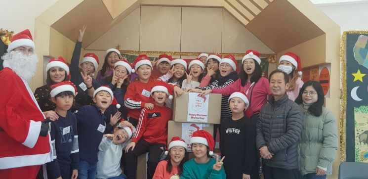 아이들이 이웃에게 주는 ‘크리스마스 선물’