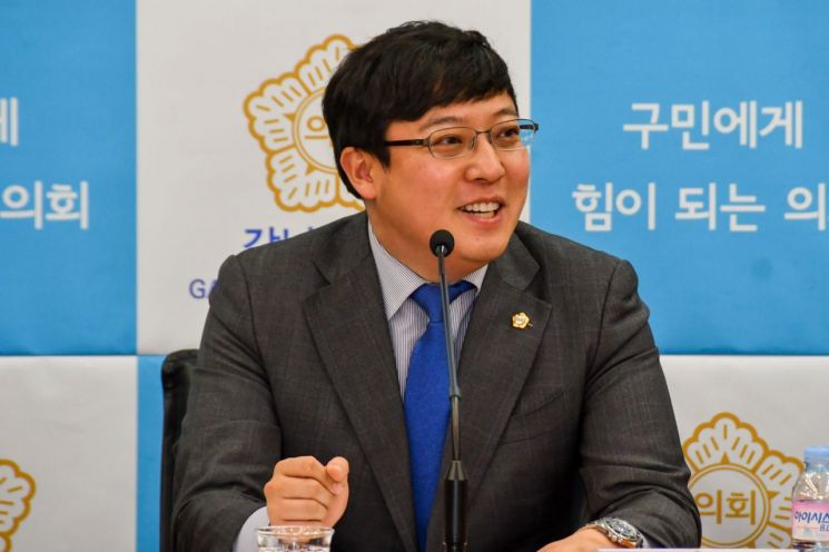 이관수 민주당 강남구의원, 음주 측정거부로 징역형 집행유예 